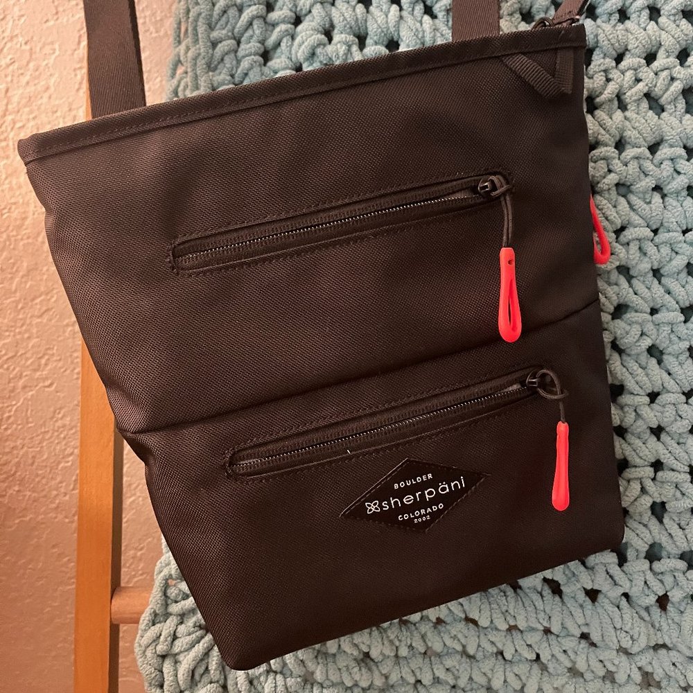 Women's Sadie Nylon Crossbody/Shoulder Bag (Black)